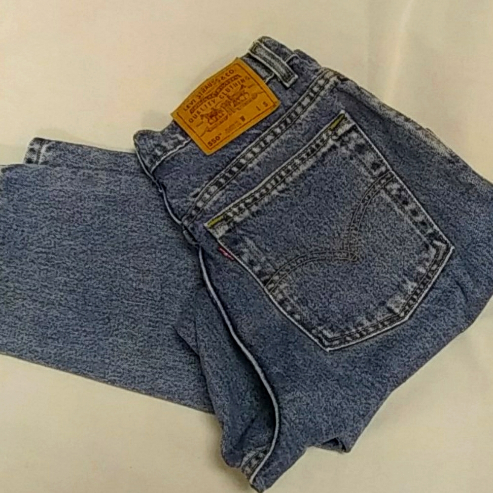 Levis 550s relaxed fit tapered mom jeans